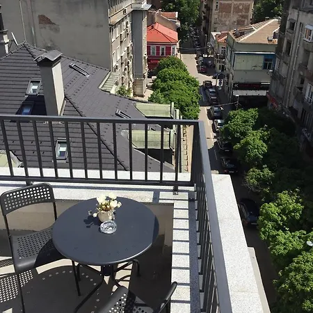 Къща за гости Rooftop Oscar