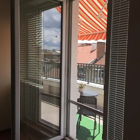 Къща за гости Rooftop Oscar София