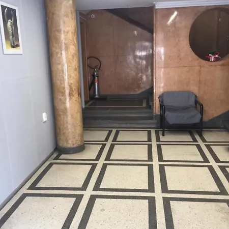 Къща за гости Rooftop Oscar